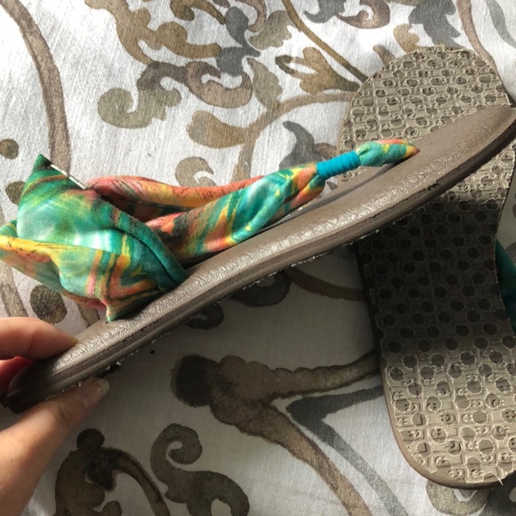 Sanuk Sandals - Picture 4 of 5